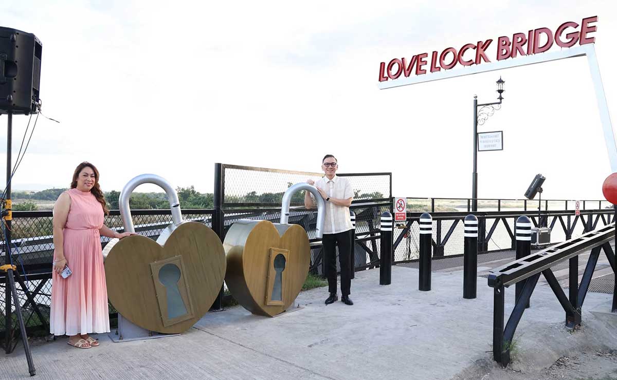 Laoag City opens Love Lock Bridge as new tourist attraction