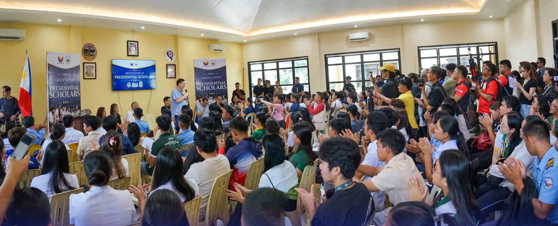 Recto: Gov’t seeks permanence for presidential scholarship program