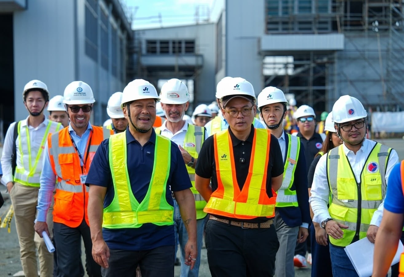 Ejercito checks on major Metro Manila railway projects