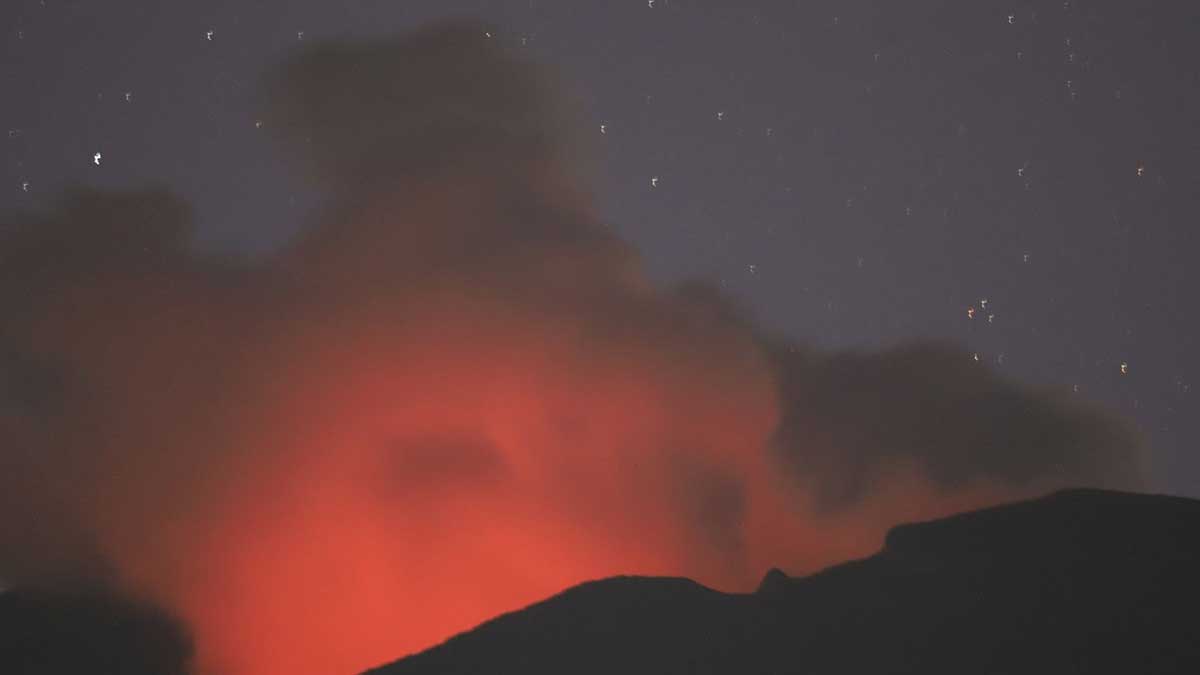 Kanlaon crater glow fades, Alert Level remains at 2