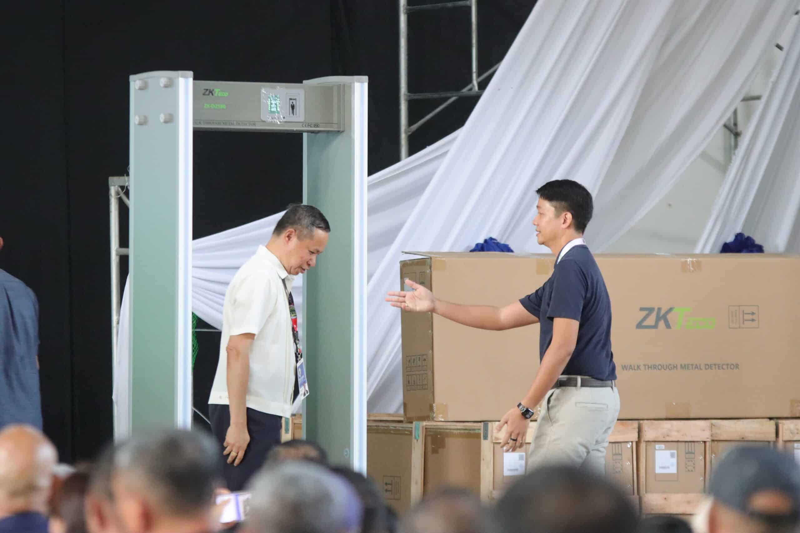 Kidapawan public schools get walk-through metal detectors