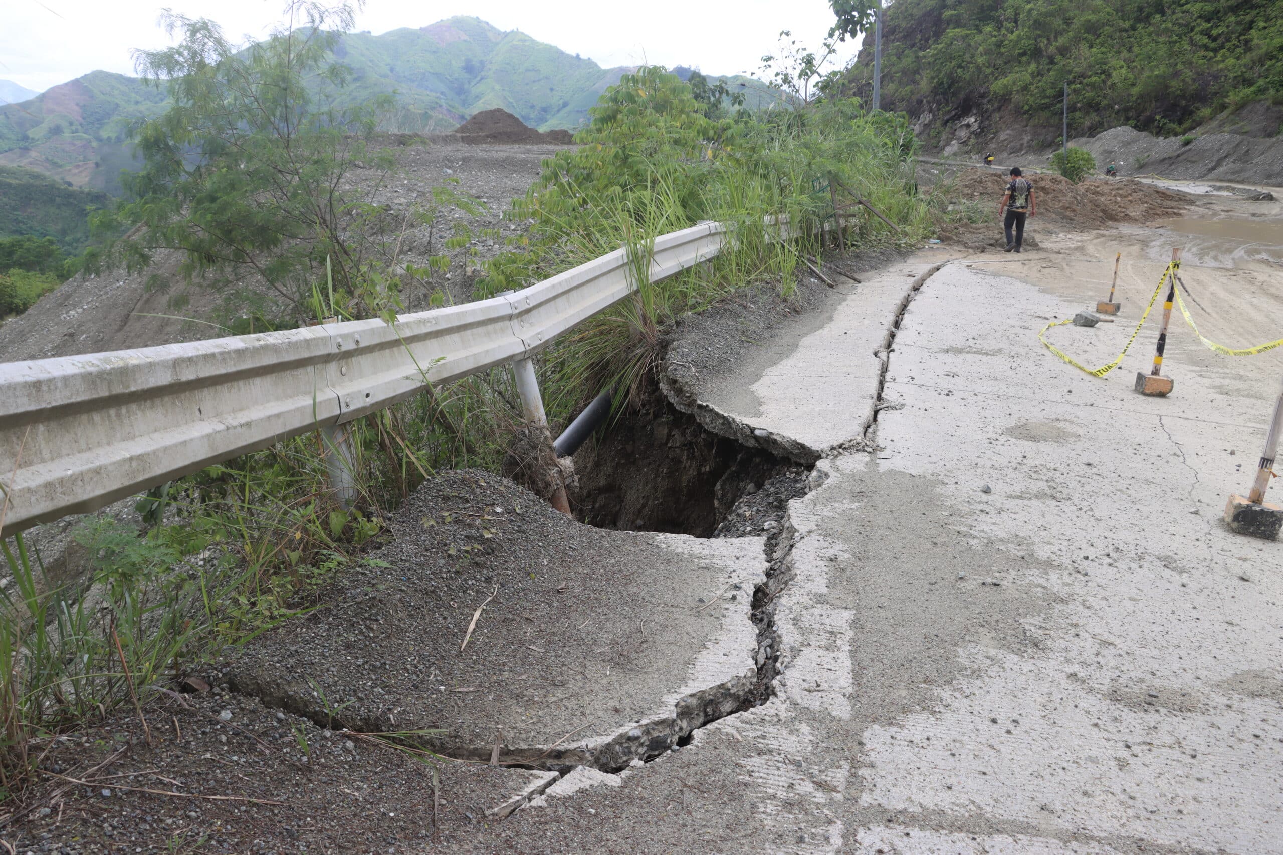 DPWH discovers tension crack at landslide-hit Davao-Bukidnon road