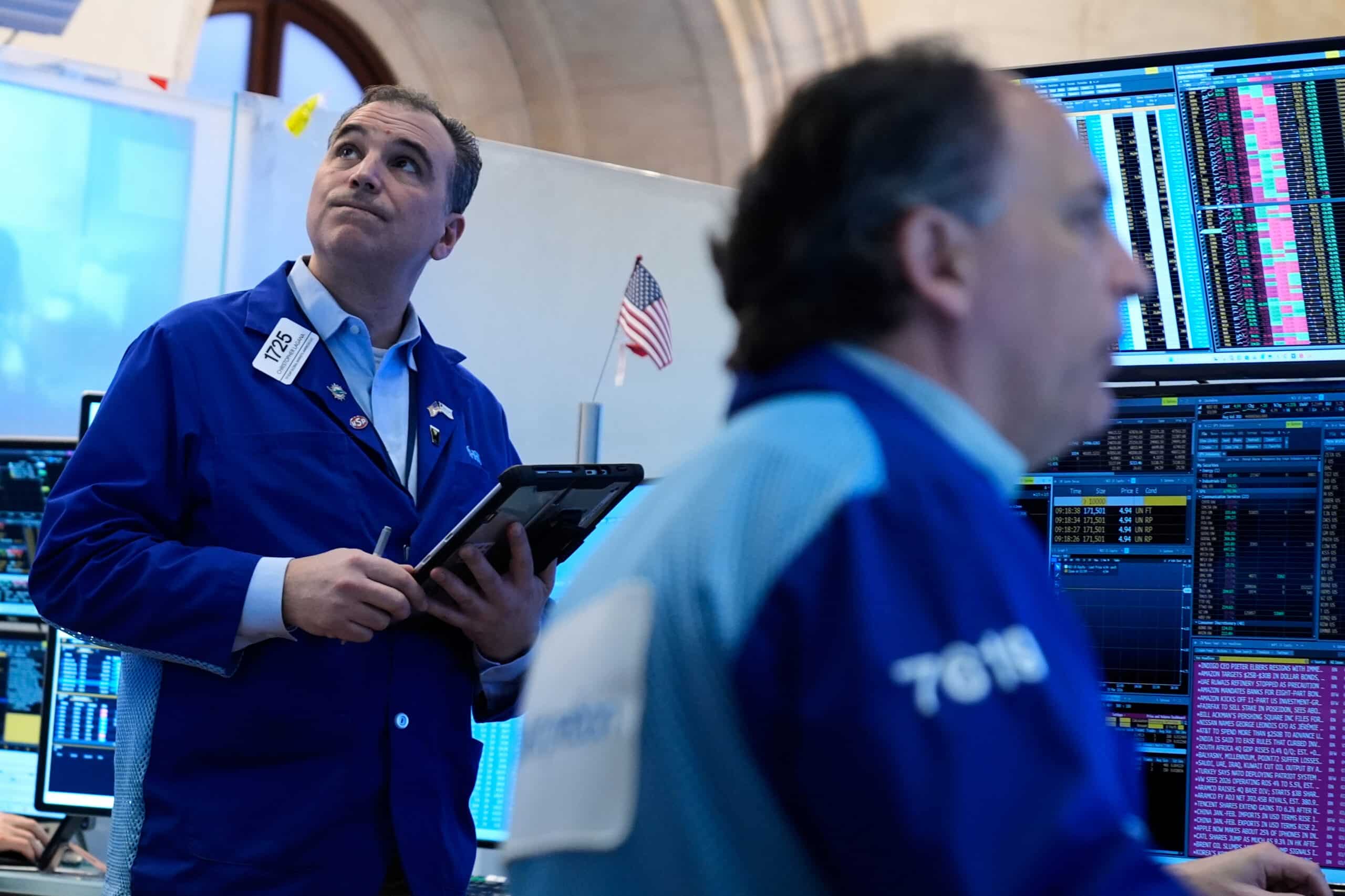 US stocks climb after oil prices ease