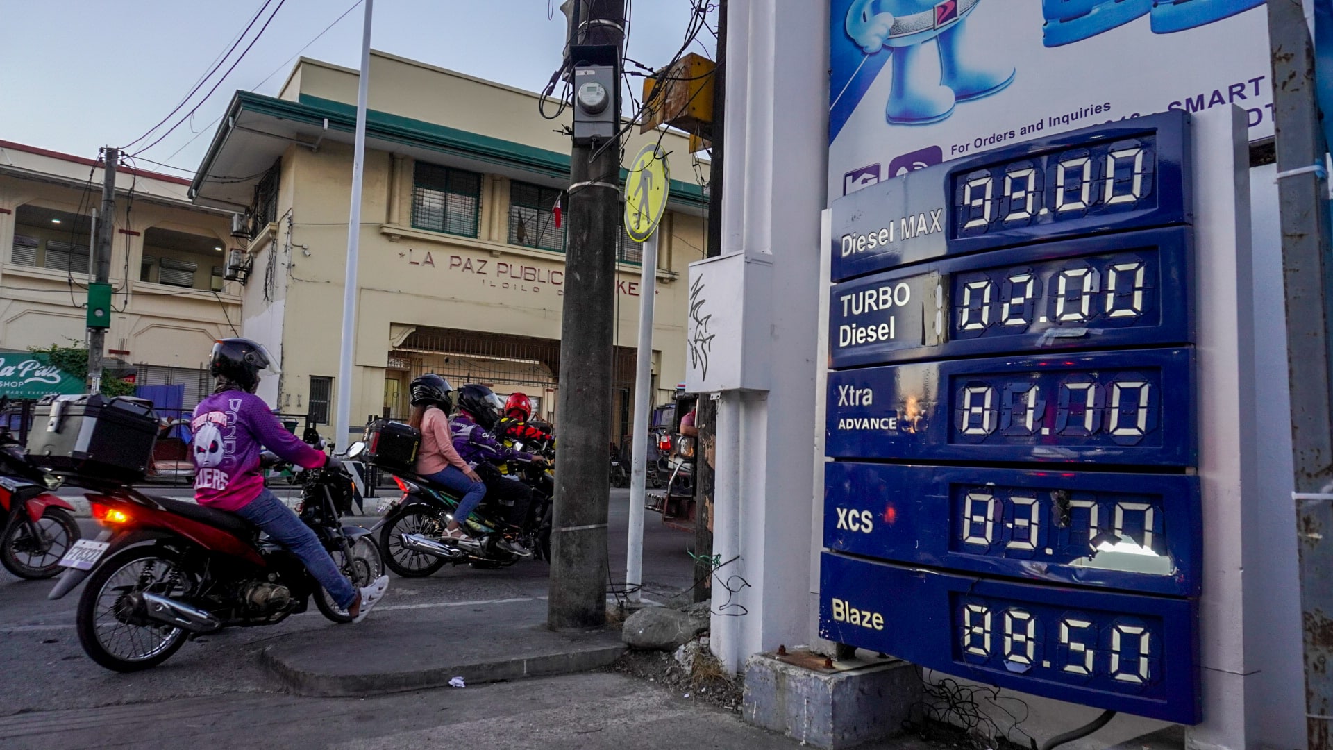 Iloilo City starts fuel subsidy rollout for tricycle drivers