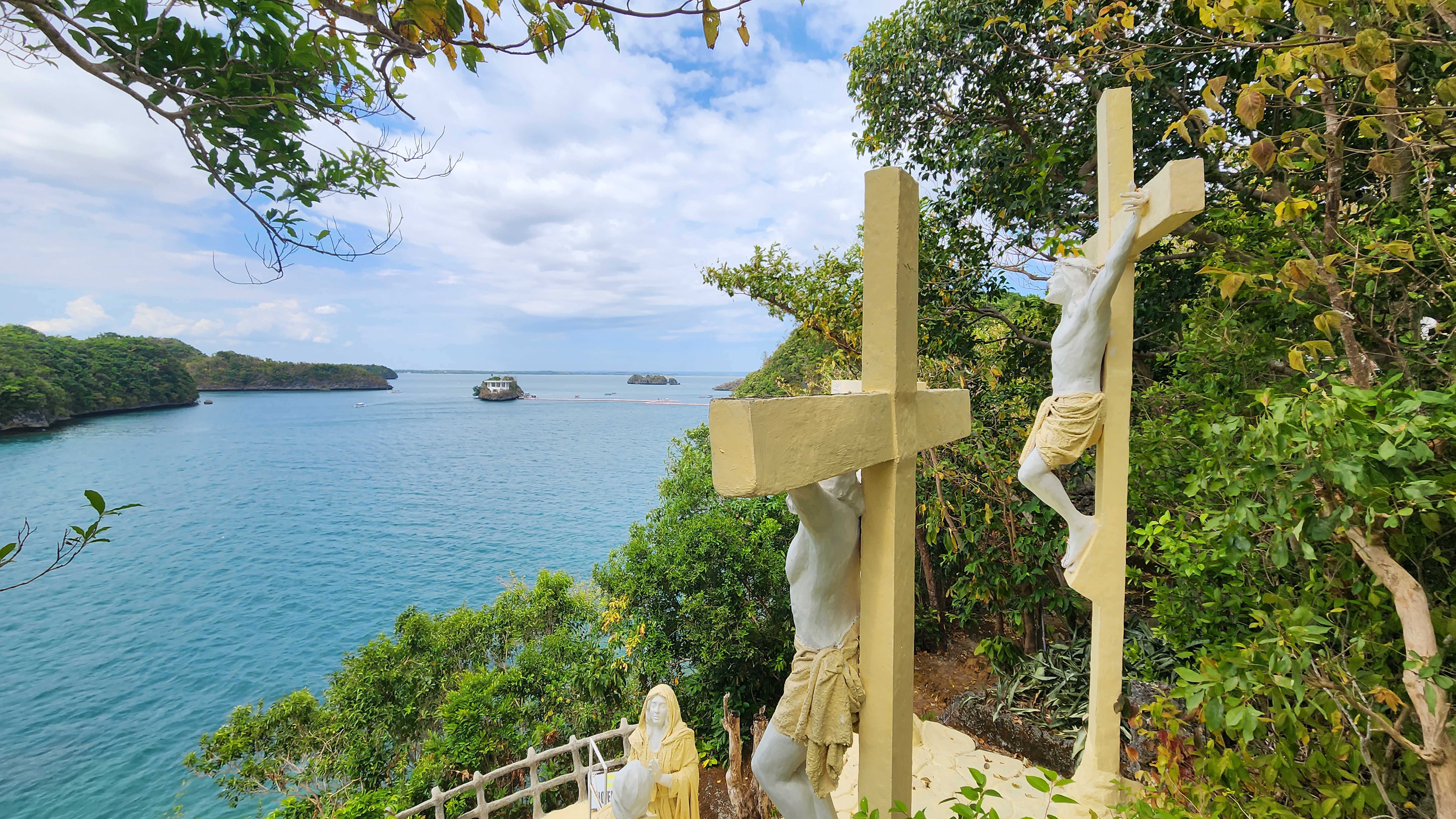 In Pangasinan, grand views of nature, faith in Holy Week