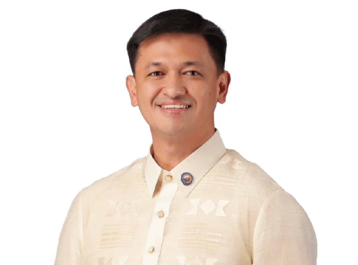 Solon files bill setting regulations for off-campus activities 